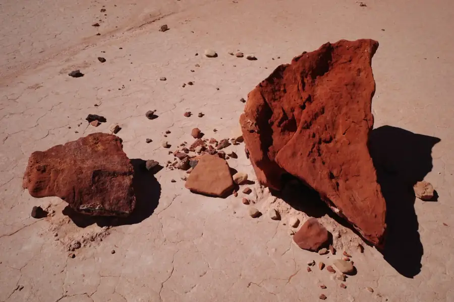 Laterite rock fragments at the source